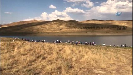 Serinlemek İçin Gölete Giren 13 Yaşındaki Çocuk Suda Kayboldu