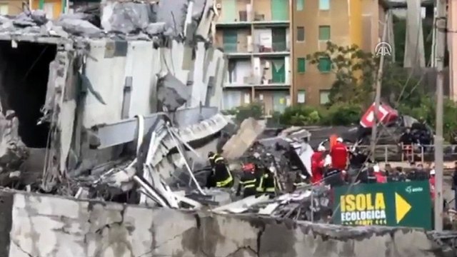 İtalya'da otoyol köprüsü çöktü: 35 ölü - Arama-kurtarma çalışması - CENOVA