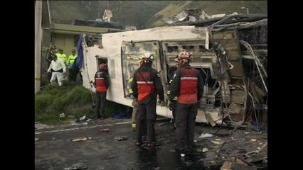 Ecuador permanece sumido en la tragedia tras un nuevo accidente de autobús