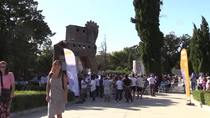 1. Troya Dünya Görme Engelliler Homeros Okumaları"