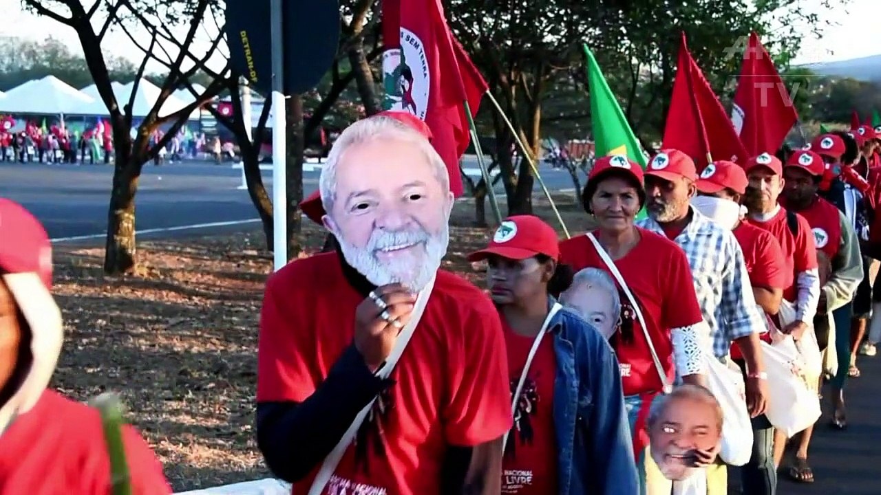 Por Lula
