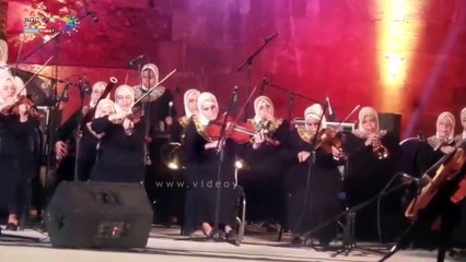 أوركسترا النور والأمل .. فتيات مكفوفات تبدعن فى عزف الموسيقى العالمية والعربية بمهرجان القلعة