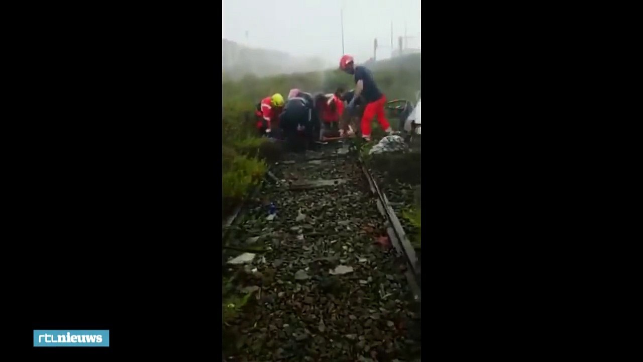 Eerste beelden instorten hangbrug Genua  - RTL NIEUWS
