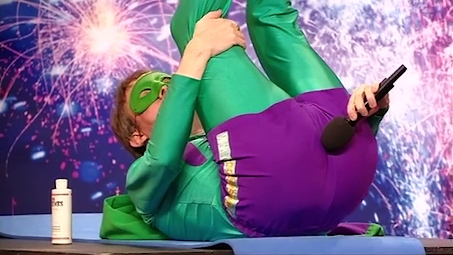 Пукнул в микрофон. Пукнул в скафандре. Пукнул в микрофон. Дневник с мамой тролим. Пукнул в микрофон.