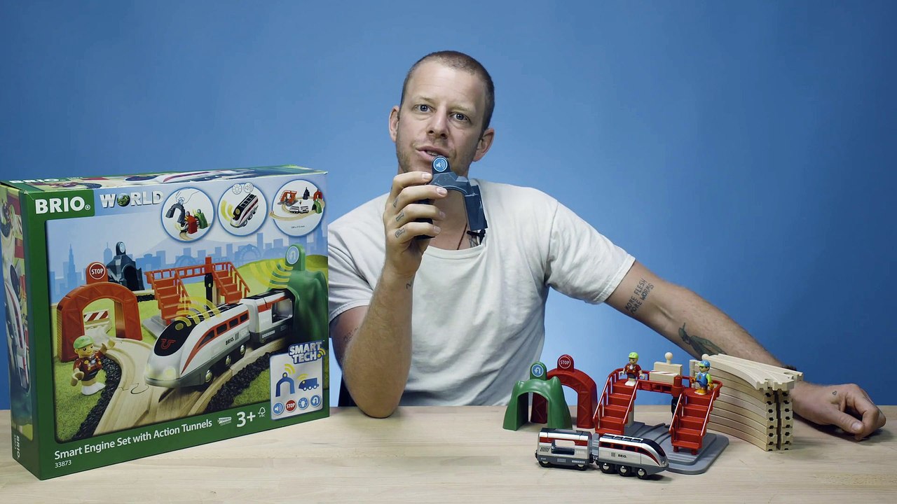 Brio’s Smart Train Set Unboxing