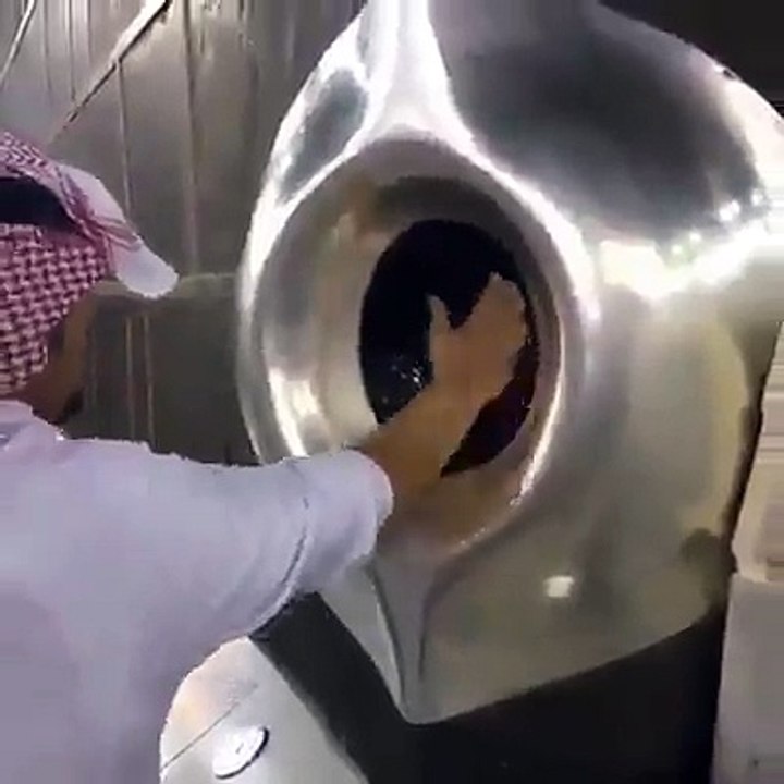 اللهم ارزقني وكل من قال يارب لمس الحجر الأسود و تقبيله :)