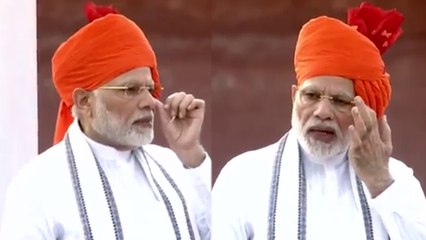 Independence Day पर बाढ़ पीड़ितों को याद करते हुए PM Modi के आंखों में आए आंसू | वनइंडिया हिन्दी