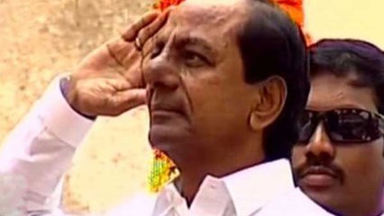 గోల్కొండలో జెండా ఆవిష్కరించిన కేసీఆర్