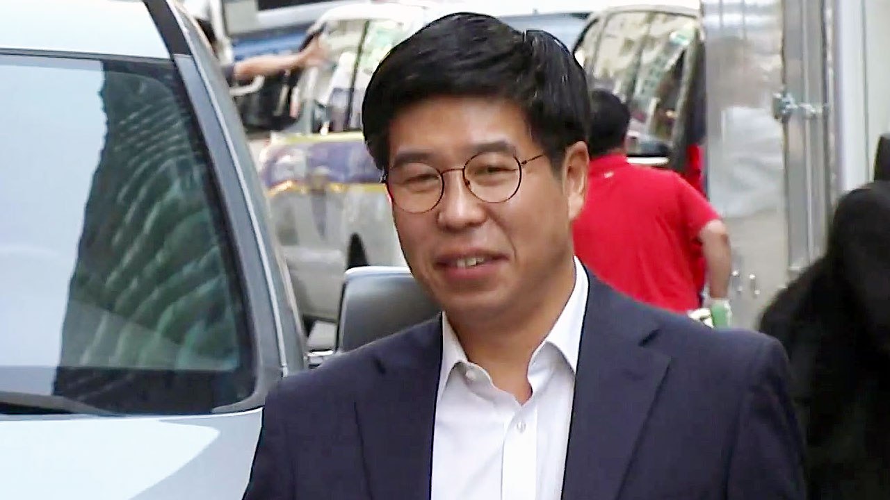 백원우 靑 비서관 6시간 신문...조서 열람 중 / YTN