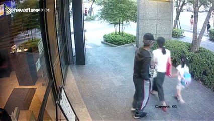 Watch man attempt to snatch seven-year-old girl walking with her mother