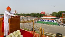 Independence Day पर PM Modi ने Red Fort से शायरी के साथ किया अपनी Speech का समापन । वनइंडिया हिंदी