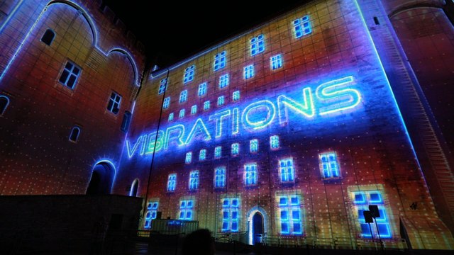Vibrations au Palais des papes, à Avignon