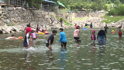 광복절에도 이어진 폭염...계곡에 몰린 사람들 / YTN