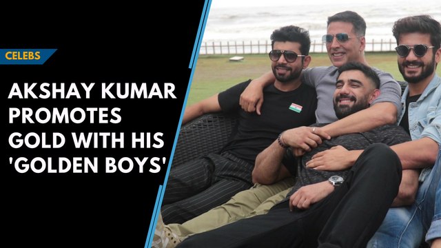 Akshay Kumar promotes Gold with his 'golden boys'