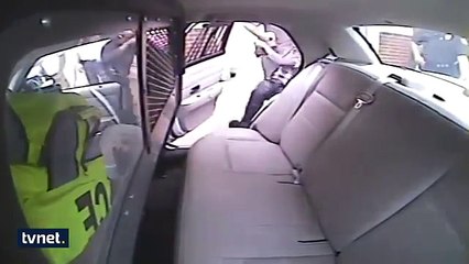 Polis Aracında Akıl Almaz Olay