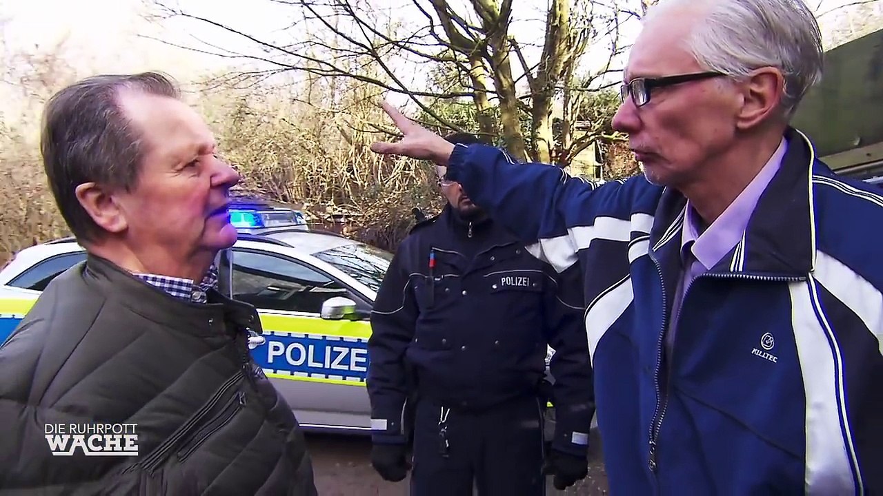 Fies gemobbt: Kleiner Junge von Teenagern festgehalten | Die Ruhrpottwache | SAT.1 TV