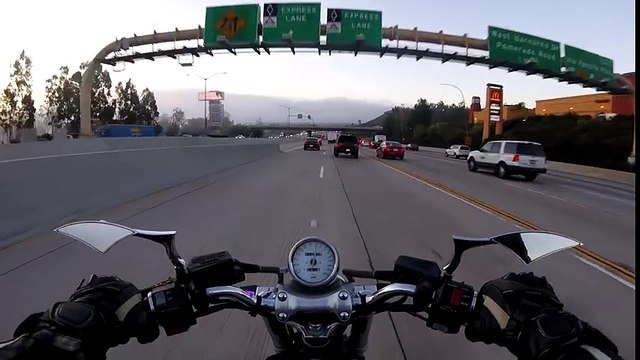 Un motard percuté par un SUV pendant un accident