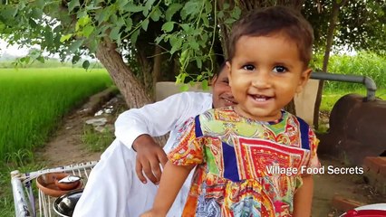 Chicken in Rice Cooker Recipe by Mubashir Saddique | Village Food Secrets