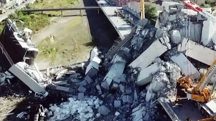 İtalya'da çöken köprü - Havadan görüntüler - CENOVA