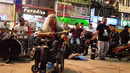 Sentuhan buskers malam ni sedap,GOYANG INUL,terbaik dari seberang