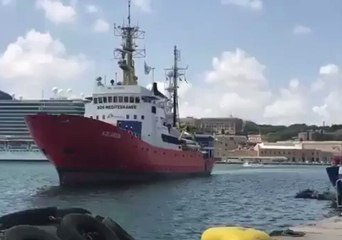 Aquarius Rescue Ship Docks in Malta Following EU Deal