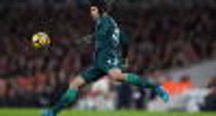 Cech is used to saving goals...not playing out from the back - Wright