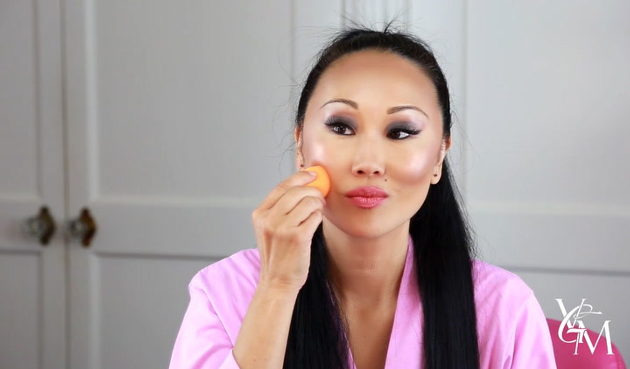 How to Lightly Contour Your Face to Give It More Definition