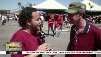 Miles de campesinos llegan a Brasilia en apoyo a Lula