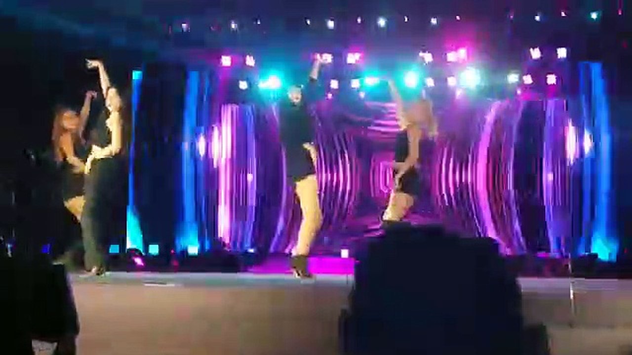 Red Velvet's Irene and Seulgi - Greedy (SMTOWN Live in Dubai)