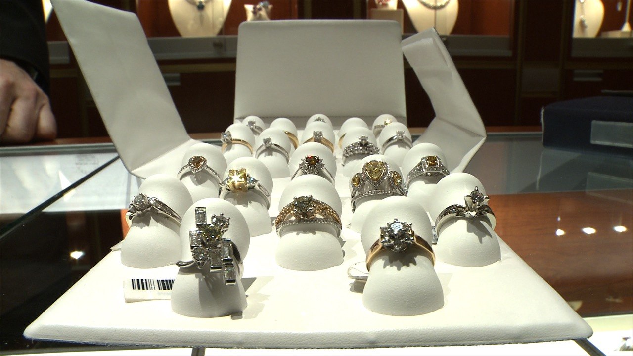 A Man's Guide To Engagement Rings