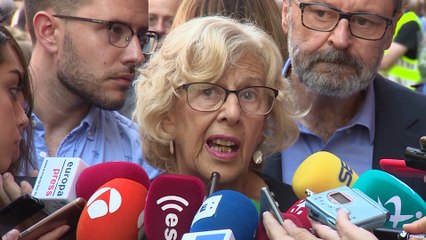 Carmena dice que Tarjeta de Vecindad se diseñó para ayudar a manteros