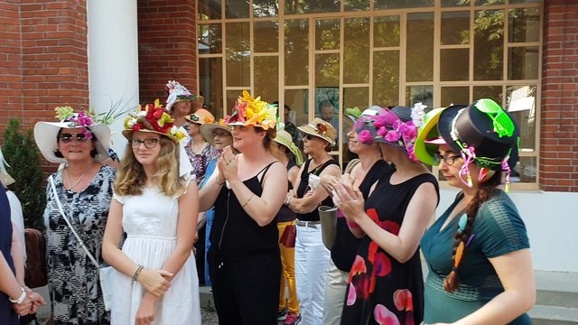 Record de participantes au concours de chapeaux de l'hippodrome de Vittel