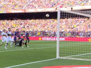 Messi chip doubles Barca lead against Boca