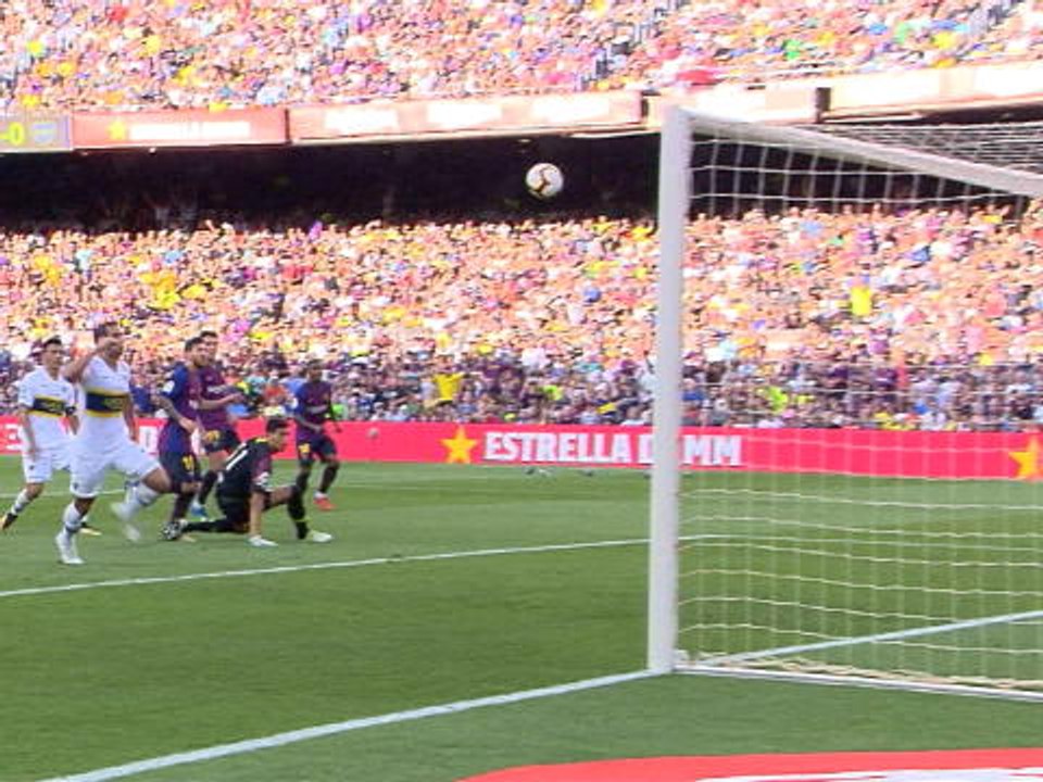 Messi chip doubles Barca lead against Boca