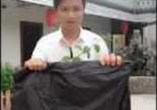 Magician Fails to Fool Viewers With Floating Plant Trick