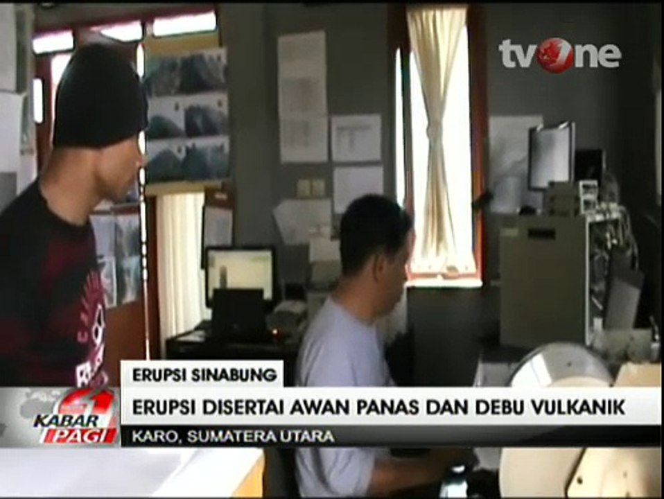 Erupsi, Sinabung Keluarkan Awan Panas dan Debu Vulkanik