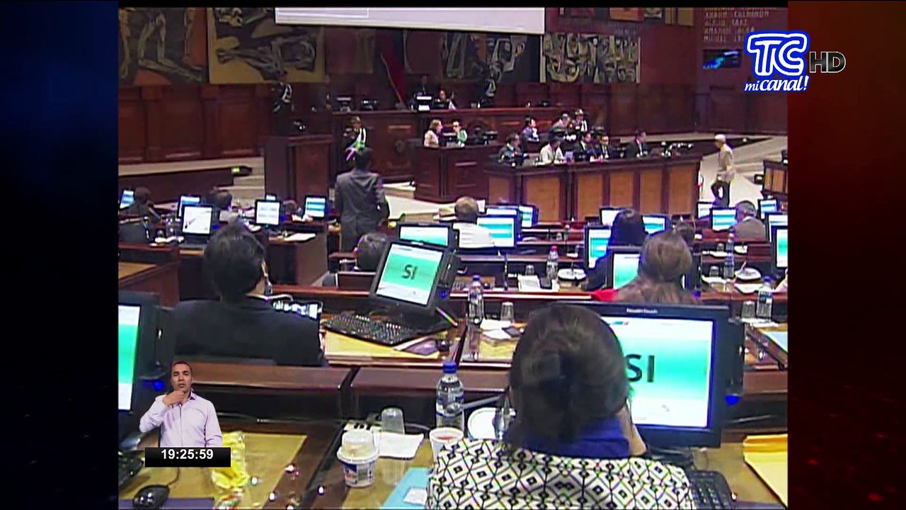 Retiran condecoración a sacerdote acusado de abusos sexuales