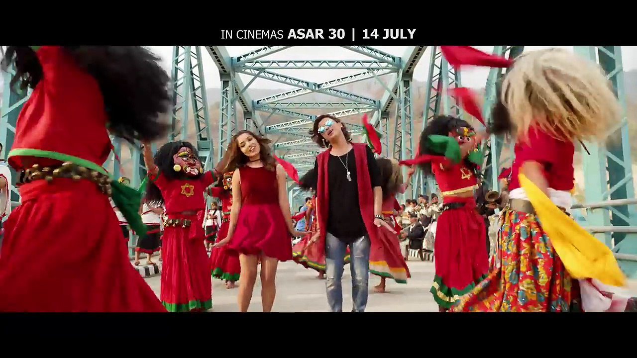 New Nepali Movie -2017-2074 - SONG - KINA AAJKAL - Ma Yesto Geet Gauchu - Ft. Pooja Sharma,Paul Shah (1)