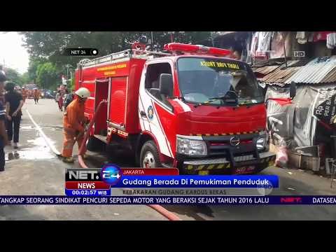 Gudang Penyimpanan Kardus Bekas di Tengah Pemukiman Padat Penduduk Terbakar - NET 24