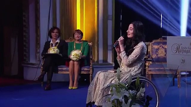 'دل سے میں دیکھا پاکستان' مشہور سماجی شخصیت منیبہ مزاری نے ایک بین الاقوامی سطحی تقریب میں ملی نغمہ گا کر سب کو جھومنے پر مجبور کردیا