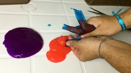 CORTANDO LUVAS CHEIAS DE AMOEBAS COLORIDAS DENTRO. SATISFATÓRIO! - Velhote