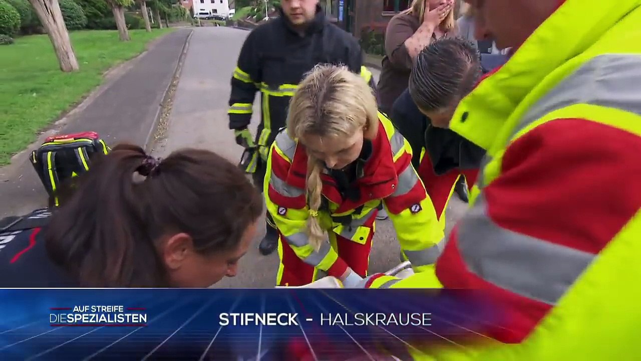 Verrückt! frau steckt kopfüber im gulli | die spezialisten | sat.1 tv