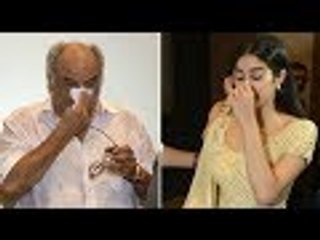 Janhvi Kapoor's Emotional Tribute To Sridevi | Bollywood Buzz