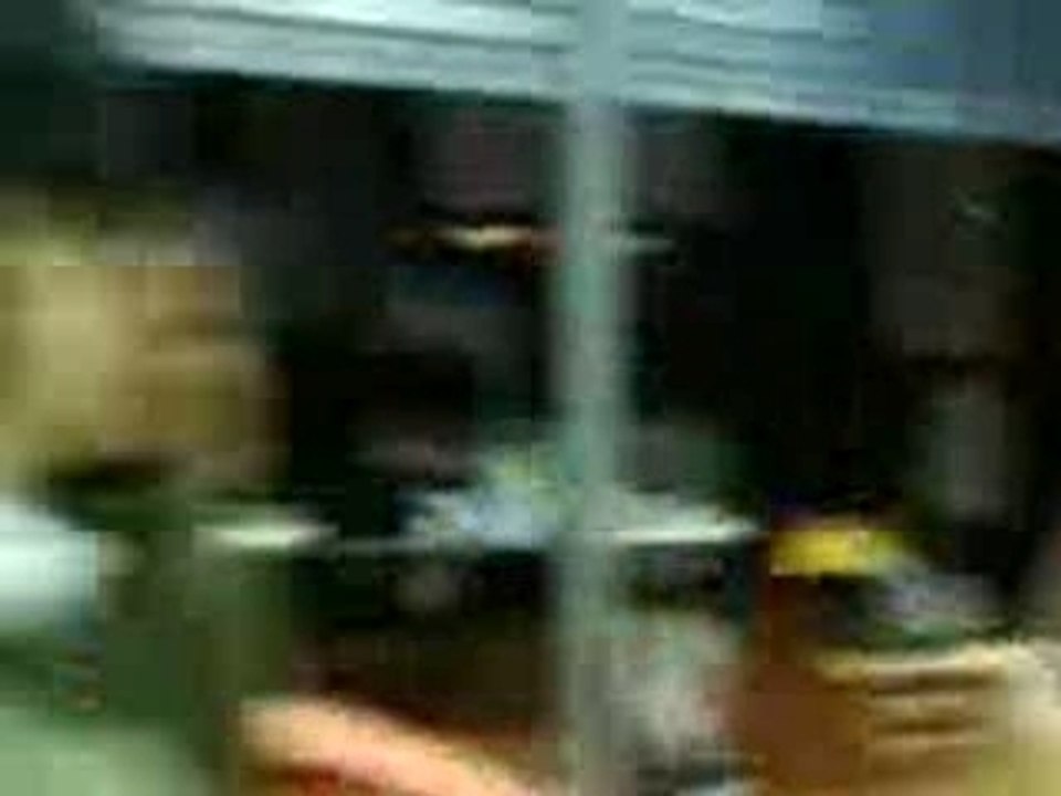 LE PLUS LONG FOU RIRE DE LA SOIREE !