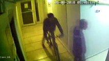 Hırsızların bisiklet çaldığı anlar kameralara böyle yansıdı