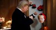 Almanya'da, ABD Başkanı Trump'ın Merkel'e Yumruk Attığı Poz Sergilendi