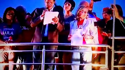 Globo mostra marcha Lula livre e candidatura da mas espetou com _ficha limpa_