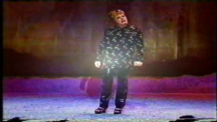 Eddie Izzard - Dressed To Kill (static). P2/2