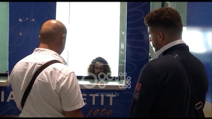 Ora News - Kaluan veshje kontrabandë në Rinas, arrestohet doganieri dhe kontrabandisti