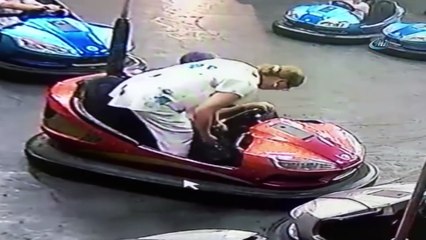 Gurbetçinin Çarpışan Arabada Düşürdüğü Cüzdanı Böyle Çaldı